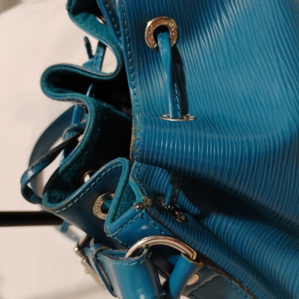 SALE! Auth Louis Vuitton Epi Now BB Cyan Leather Shoulder Bag W Dust Bag & Cards - Picture 7 of 16